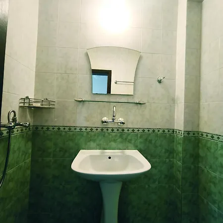 Yanevi Apartament *