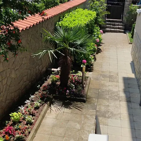 Yanevi Apartament