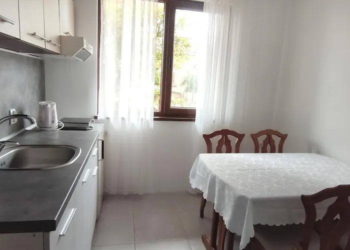 Yanevi Apartamento *